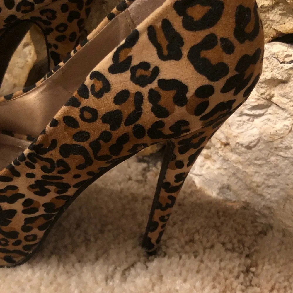 Charlotte Russe Leopard Print Peep-Toe Platform Pumps - Brown/Black